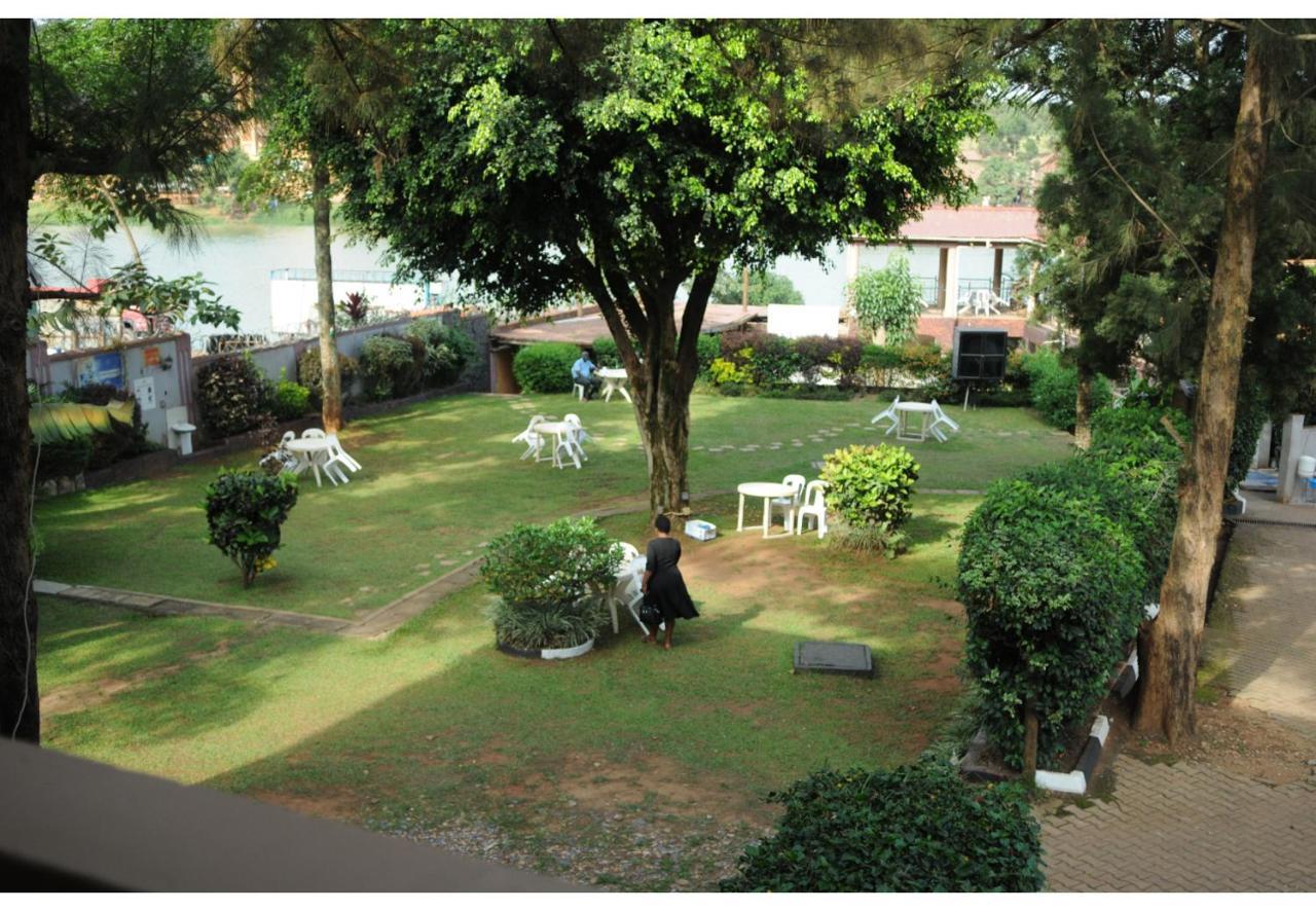 Royal Lake View Gardens คัมพาลา ภายนอก รูปภาพ
