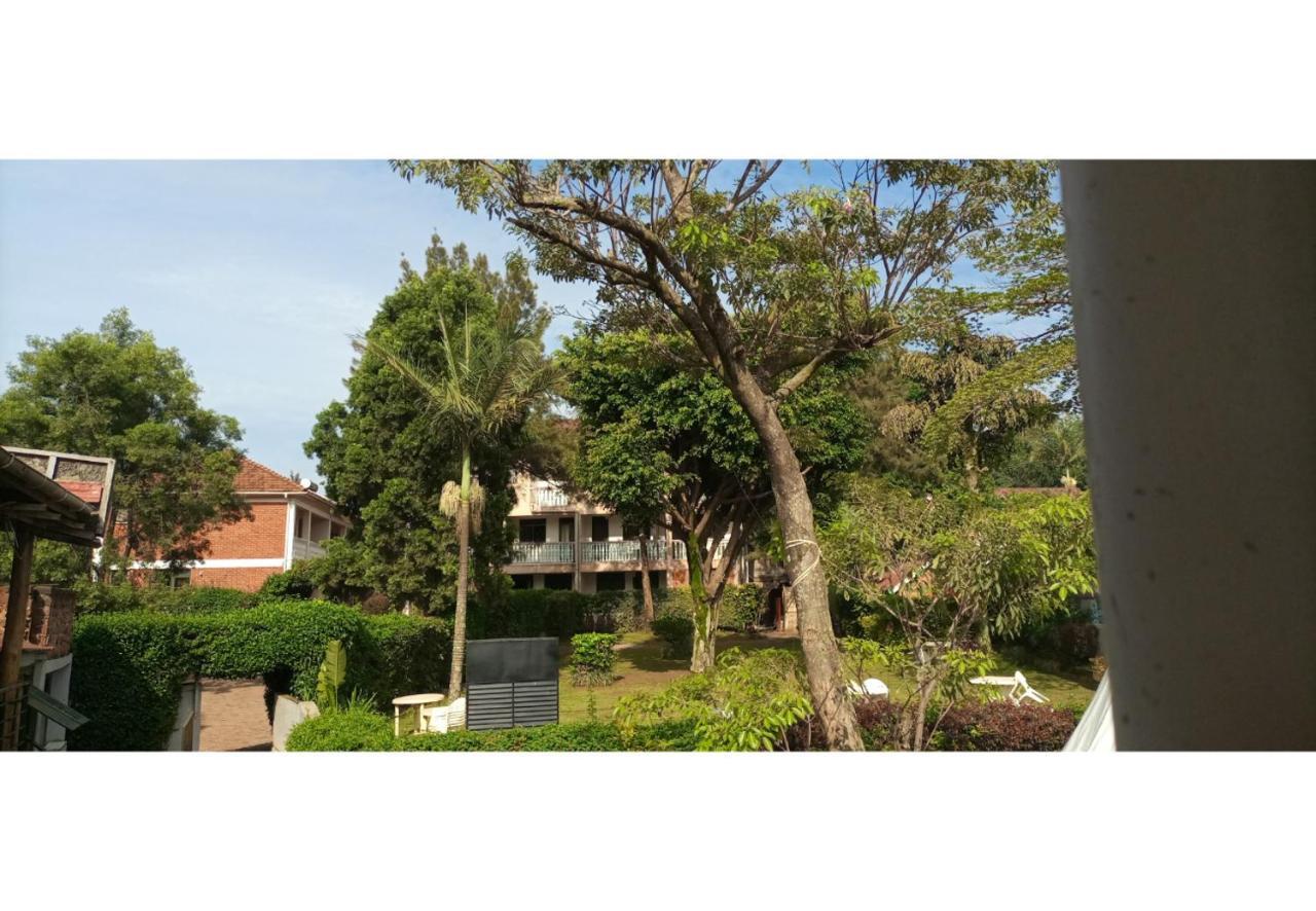 Royal Lake View Gardens คัมพาลา ภายนอก รูปภาพ